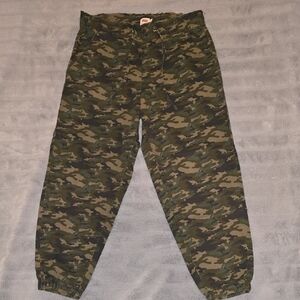 Levi's Green Camouflage Cropped Pants